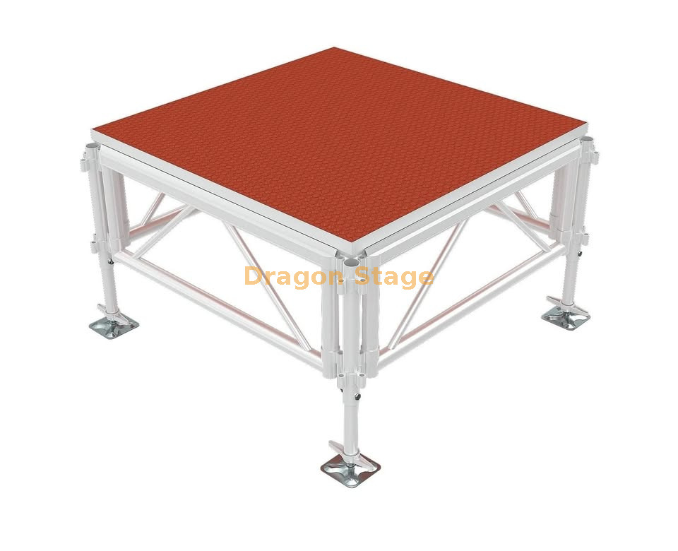 red stage Красная сцена