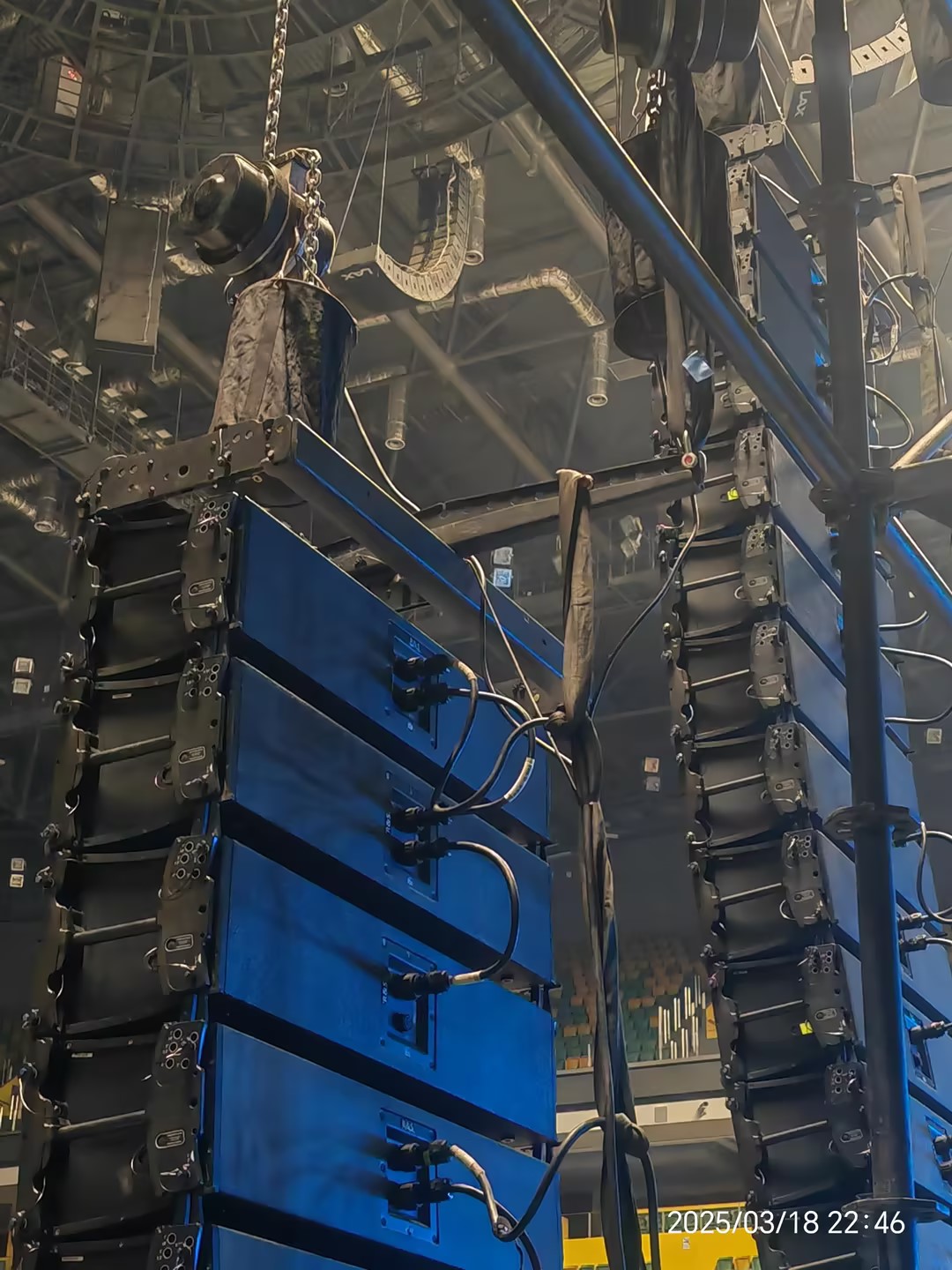 fixed with safety straps Исправлена ремнями безопасности