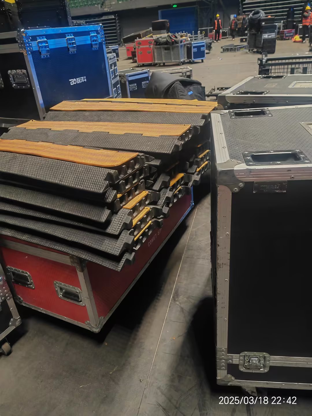 Three wire trunking is the most commonly used Три проводных транкинга являются наиболее часто используемыми