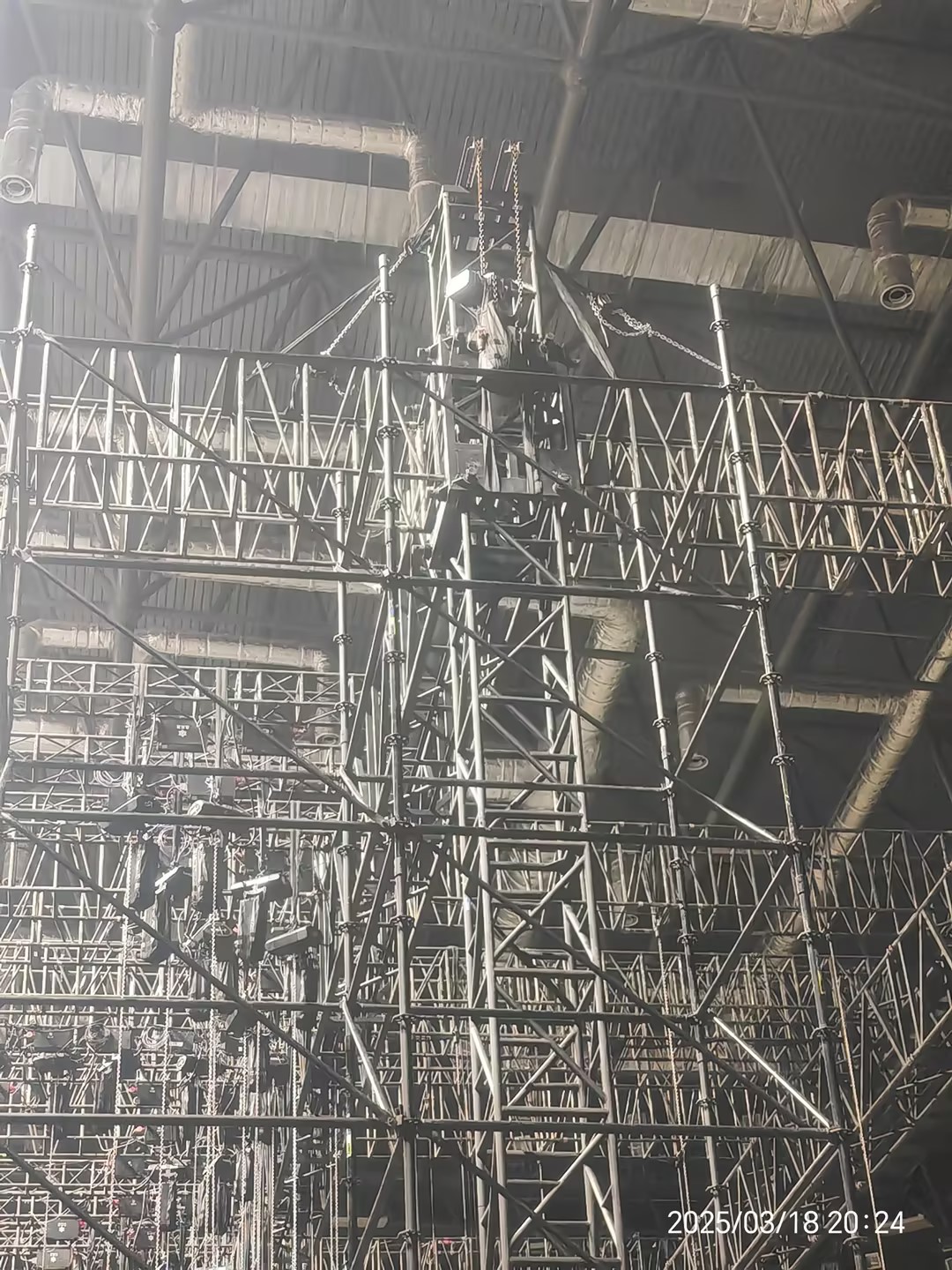 Measures have been taken to prevent chain slippage. Были приняты меры для предотвращения проскальзывания цепи.