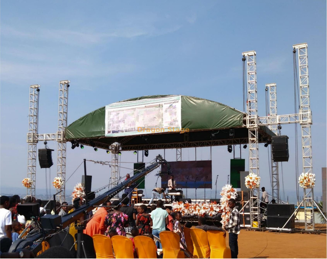 Сверхмощная алюминиевая изогнутая ферменная система сцены на крыше 12x8x9 м с крыльями динамиков