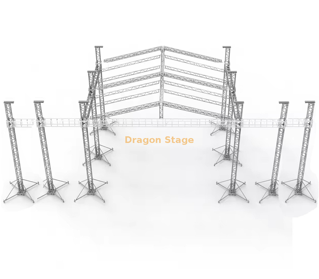 Открытая сцена на крыше размером 12x12x9 м со светодиодным экраном длиной 5 м и фермой линейного массива длиной 1,5 м.