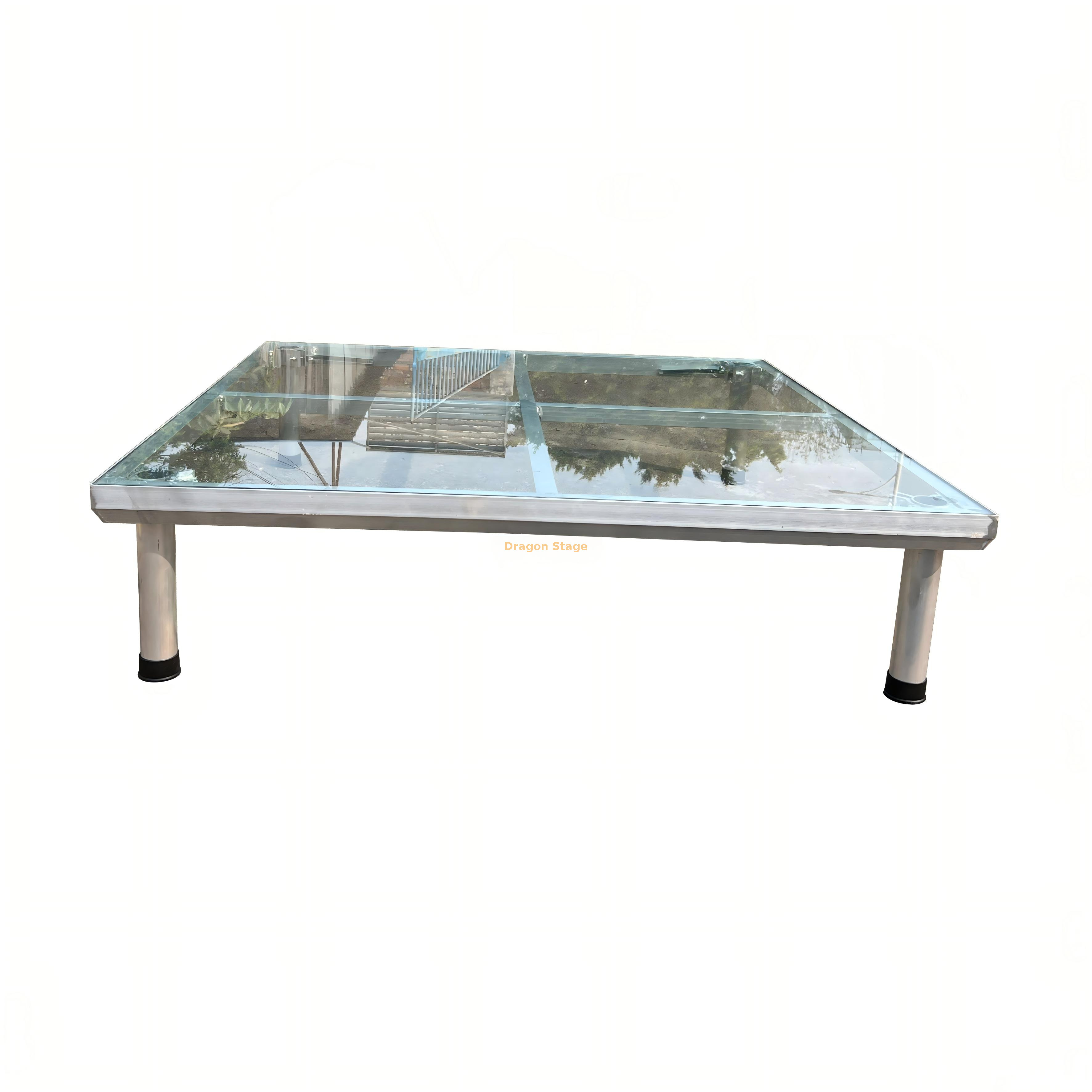 Пол на сцене мероприятия